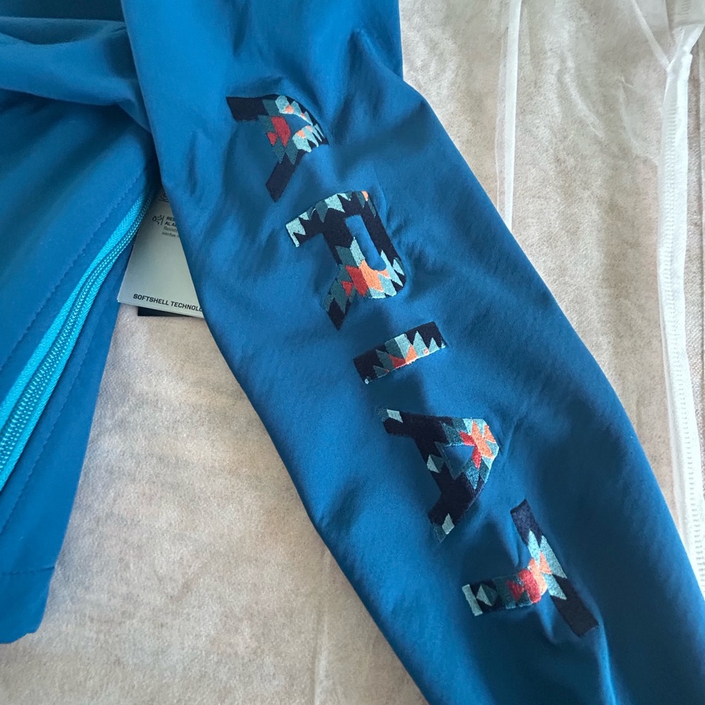 Ariat Teal Team Softshell Jacket Aztec Serape Pattern Embroidered Sleeve - Picture 13 of 13